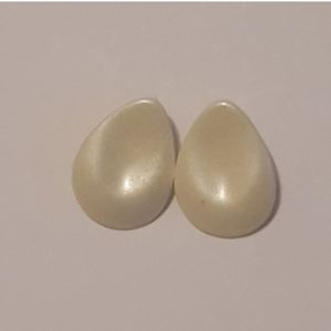 🤍 Vintage Cream Pearl Teardrop Earrings · ⅞" · Classic Post Style ✨